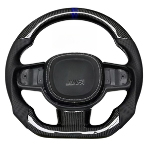 Volvo <span class=keywords><strong>XC</strong></span> 40 S90 S60 <span class=keywords><strong>V60</strong></span> V90 S40 V40 XC60 XC90 Volante de coche de fibra de carbono Modificación de cuero para una conducción óptima - Product Image 4
