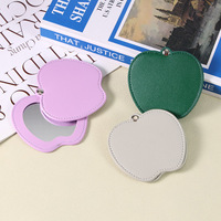 Miroir de maquillage portable rotatif personnalisé à une seule face avec finition argentée compacte en forme de pomme de Noël