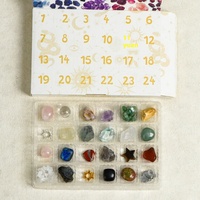 HZ Wholesale Boîte mystère asymétrique Cœur de lune pour enfants, ensemble de Noël de 24 boîtes d'échantillons de gravier poli en cristal naturel gravé