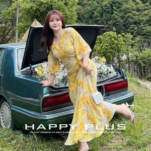 เดรสยาวทรงปลายหางปลาพิมพ์ลายดอกไม้สีทอง คอวี แบบพันรอบตัว ไซส์พลัสสำหรับผู้หญิง ชุดเดรสสำหรับพักผ่อน ผลิตจากซูโจว - Product Image 3