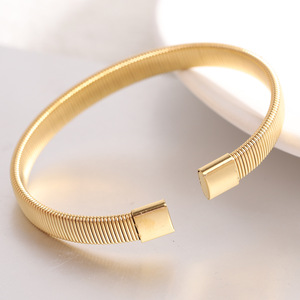 Bracelet ouvert géométrique élastique en acier inoxydable doré 6 mm, bijoux unisexes, bracelet tendance - Product Image 4