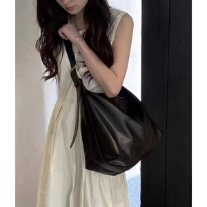 กระเป๋าถือสะพายไหล่ผู้หญิงหนัง PU แฟชั่นใหม่ ขนาดใหญ่ กันน้ำ ปิดซิป - Product Image 2
