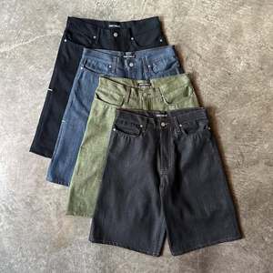Shorts en jean Y2K personnalisés pour homme, style skater, coupe oversize, double genouillère, vintage, effet usé, délavé à l'acide, baggy, jorts - Product Image 1