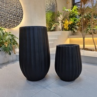 Macetas Grandes de Fibra de Arcilla para Jardín, del Fabricante de Foshan, con Orificio de Drenaje, Ligeras, Venta al Por Mayor para Exteriores y Hogar
