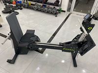 Máquina de Remo de Alta Resistencia con Ajuste de Resistencia de Aire, Entrenamiento Multimuscular con Monitor Digital para Gimnasios Comerciales