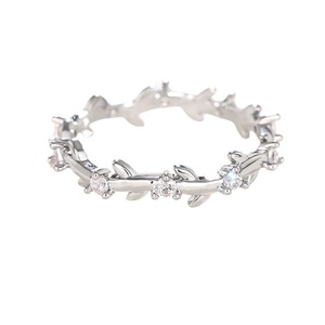 Anello Minimalista con Motivo Floreale per Donne, Elegante Stile Coreano, Gioiello di Moda Dolce e Raffinato - Product Image 5