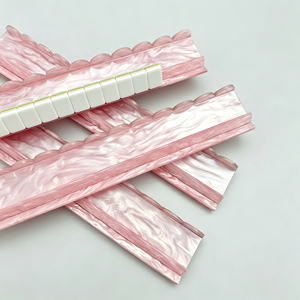 Rak Mahjong Akrilik HIMORE dengan Logo Kustom 17.5 20 Inci, Tepi Scallop, Warna Putih Pink Mutiara, Dilengkapi Penggeser Magnetik - Product Image 3