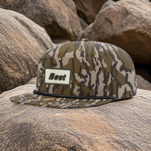 Sombrero de camionero de ala plana de 5 paneles de camuflaje no estructurado de alta calidad OEM 256, sombrero deportivo de cuerda con logotipo de Parche de goma personalizado - Product Image 1