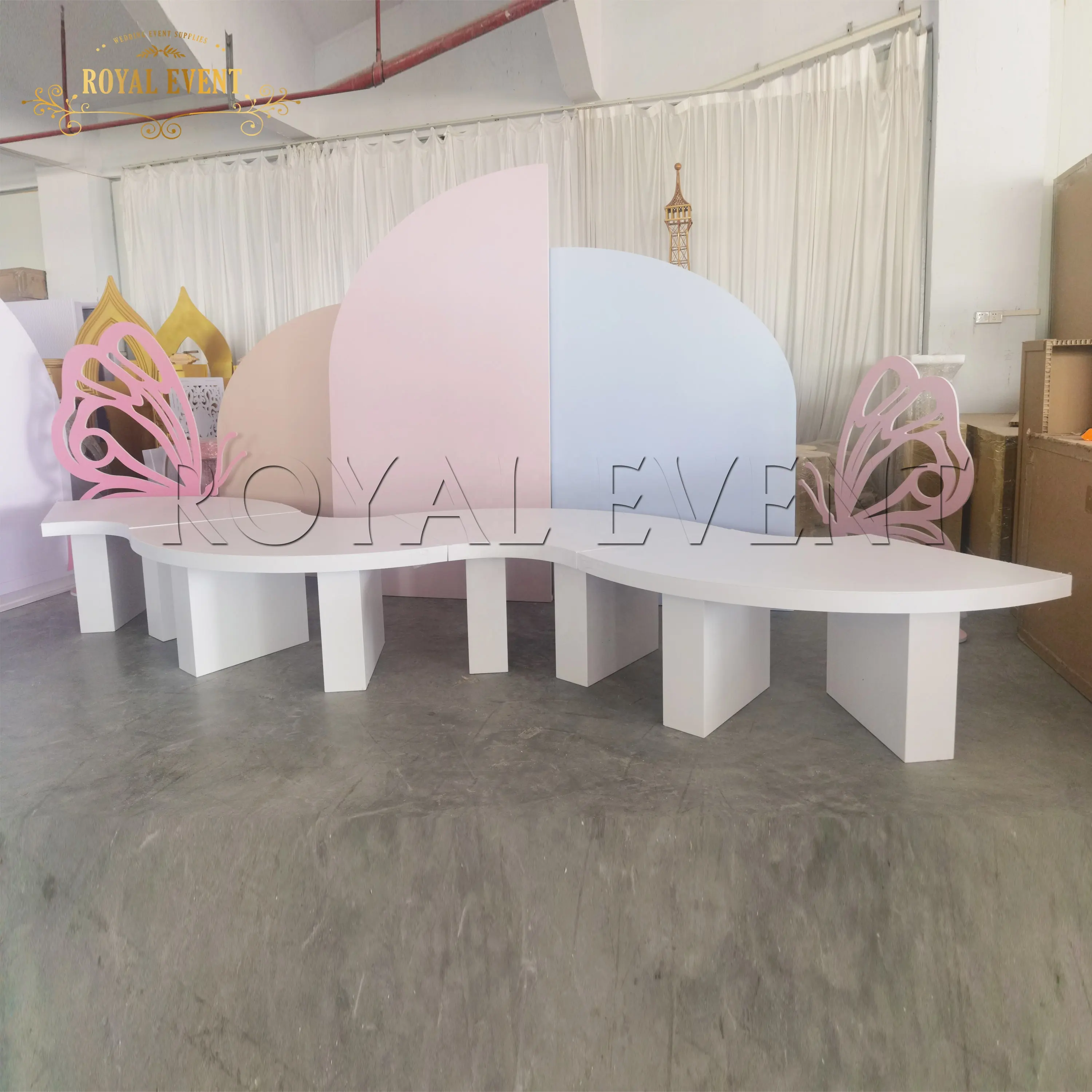 Minimalistische S-Vorm Serpentine Kinderfeesttafel Luxe Ronde Acryl Kindermeubeltafel Voor Evenementenfeest