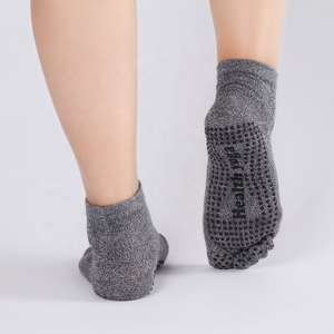 Vente en gros Chaussettes collantes à cinq orteils pour la cheville Hommes Femmes Chaussettes de yoga antidérapantes en coton avec poignées - Product Image 2