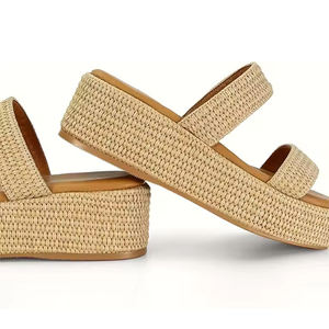 Zapatillas de playa con punta cuadrada de nuevo estilo para mujer, Sandalias planas con punta abierta para mujer de alta calidad para otoño y verano - Product Image 2