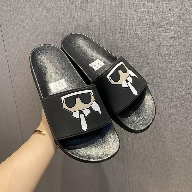 ลายหัวสี่เหลี่ยมสีดำ