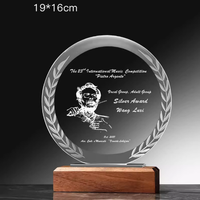 Nouveau Design Bois Cristal Gravé UV Mémoriaux Base Événement Commercial Personnel Récompenses Plaque Bouclier En Bois Prix Trophée Lettre
