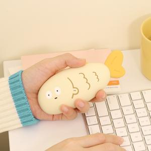 Chauffe-mains électronique rechargeable <span class=keywords><strong>de</strong></span> poche pour poisson <span class=keywords><strong>de</strong></span> dessin animé d'hiver 5000mAh Chargeur USB-C pour téléphone portable - Product Image 1