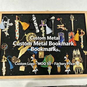 Segnalibro in Metallo Traforato Personalizzato a Forma di Coniglio, Smaltato Blu e Bianco con Ciondolo a Catena, per Lettura, Regalo, Souvenir - Product Image 4