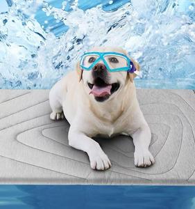 Hot Selling Summer Cooling Hunde-und Katzen matte mit Hitzschlag-Präventions kleidung Solid Pattern Pet Ice Mat - Product Image 1