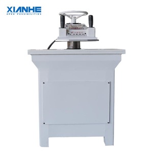 Machine de découpe à bras oscillant hydraulique 12T pour la fabrication de tongs en EVA - Product Image 1