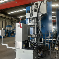 Presse de vulcanisation automatique à colonne pour la production de plaquettes de frein et de pièces automobiles, et la fabrication de pièces en caoutchouc