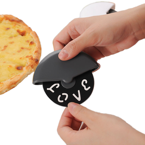 Wholesale Stainless Steel Pizza Wheel Cutter Kitchen Tools for Baking and <strong>Oven</strong> Use - Product Image 2
