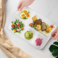 Plateau à déjeuner jetable Pâte à papier naturelle Plateau à bagasse scellable pour canne à sucre alimentaire à 5 compartiments Plaques à compartiment Plateau à déjeuner pour l'école