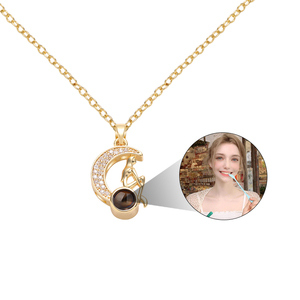Collar con Colgante de Zirconia en Forma de Luna con Proyección de Foto Personalizada, Joyería de Moda, Te Amo, para Mujer, Fiesta, Oro de 18K - Product Image 1