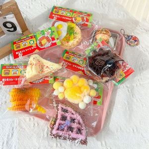 บริการพิมพ์โลโก้ตามสั่ง TOYSRUNNER OEM ของเล่นบีบคลายเครียดรูปผลไม้รวมรสบลูเบอร์รี่ (TPE/ซิลิโคน) สำหรับการบำบัดทางประสาทสัมผัส - Product Image 5