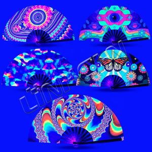 Grands éventails pliants en bambou imprimés sur mesure avec papillons réactifs aux UV Éventail en bambou de style musical pour cadeaux d'affaires - Product Image 3