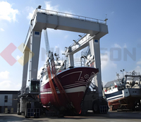 Grue mobile de levage de bateaux 10-100 tonnes, grue portique de levage marin 8-25m de hauteur de levage pour quai, chantier naval, remorquage de bateaux
