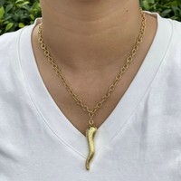 Pendentif tendance en forme de piment, accessoires unisexes, laiton plaqué or 18 carats, collier à chaîne à maillons pour anniversaire