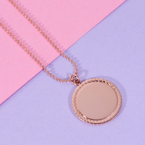 สร้อยคอสแตนเลสพร้อมสลักโลโก้ด้วยเลเซอร์จี้ลูกไม้เรขาคณิตชุบทอง - Product Image 6