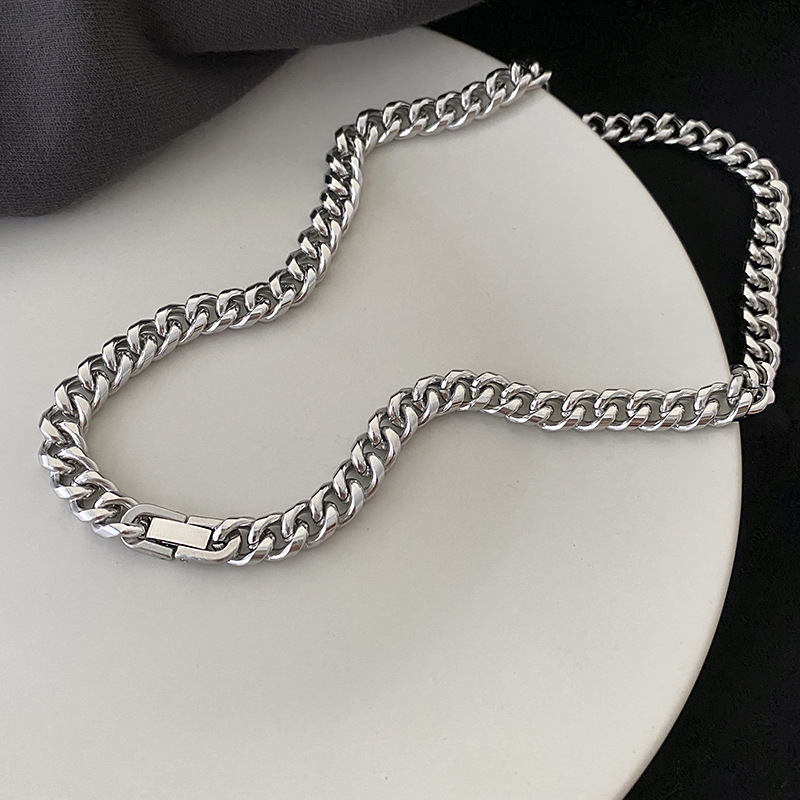 Collar de plata