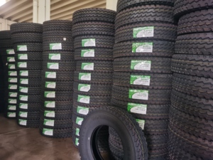 Neumático de Camión MARVEMAX Sin Cámara 215/75R17.5 235/75R17.5 295/80R22.5 Para Todas las Posiciones o Dirección, Fabricado con Certificación ECE DOT - Product Image 1