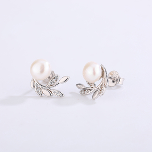 Élégantes boucles d'oreilles clous en argent S925 avec perles en forme de branche d'olivier, bijoux de luxe en zircon en forme de feuille pour femme, cadeau de mariage ou d'anniversaire - Product Image 4
