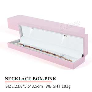 Boîte à bijoux rectangulaire rose de luxe avec éclairage LED et motif carré, idéale pour l'emballage - Product Image 3