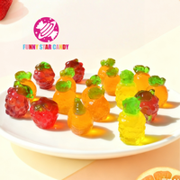 Bonbons gélifiés aux fruits 3D 4D halal en gros, bonbons gélifiés personnalisés sucrés et acidulés à la fraise et à l'ananas, bonbons gélifiés moelleux fourrés à la confiture