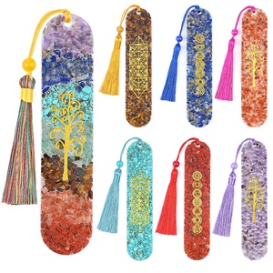 Segnalibro in Resina con Cristalli Naturali e Nappa, Fatto a Mano, Rettangolare Arrotondato, con 7 Pietre Chakra, Segnapagina Creativo, Regalo di Cancelleria - Product Image 1
