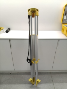 Trípode de Aluminio Resistente para Instrumentos de Topografía, Apto para Estaciones Totales y Accesorios de Topografía - Product Image 2