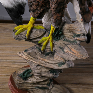 Grand Décor de Plein Air Intérieur Résine Aigle Statue À La Main Sculpture Faucon Pour Vente - Product Image 4