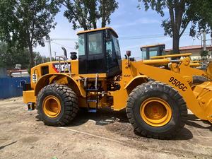 Chargeuse sur pneus à haut rendement Caterpillar 950GC avec godet de 2,7 m³ et moteur diesel, fabriquée au Japon - Product Image 6