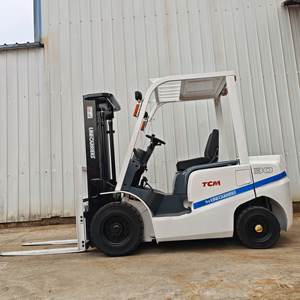 Montacargas TCM FD30 Usado de Combustión Interna, Mini Montacargas Diésel TCM, Segunda Mano, 3 Toneladas - Product Image 5