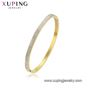 52636 Xuping Fashion 2020 Brazaletes de Acero Inoxidable con Baño de Oro Estilo Italiano para Mujer - Product Image 2