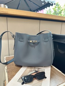 Sac Hobo Femme en Cuir de Vachette Litchi Artisan Togo, Doublure Entièrement en Cuir, Chic Parisien, Idéal pour les Trajets Quotidiens, Boutique Européenne, Vendeur de Détail - Product Image 5