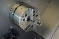 Torno CNC de Bancada Inclinada Horizontal Automático CT40 con Control FANUC, Guía Lineal Metálica de 3 Ejes y Husillo de Bolas