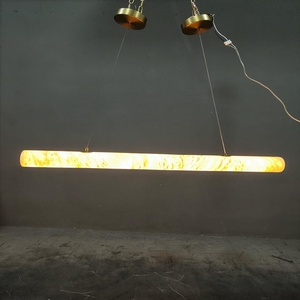 Suspension linéaire moderne en pierre d'onyx naturelle, forme cylindrique longue et solide, avec double suspension en laiton, pour éclairage d'îlot de cuisine haut de gamme - Product Image 5