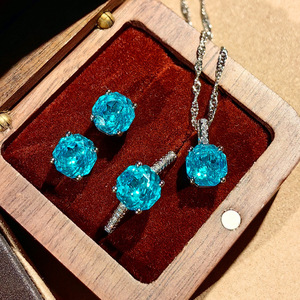 Conjunto de Plata 925 Minimalista, Juego de Aretes y Collar con Cadena Delgada, Joyería Femenina Elegante - Product Image 1