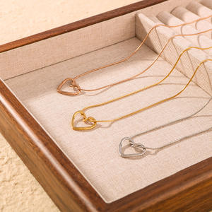 Chaîne de collier pendentif coeur plaqué or 18 carats chaîne à maillons tendance pour les fêtes avec un grand coeur pour cadeau de fête des mères maman - Product Image 2