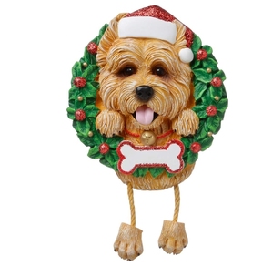 Décorations de Noël personnalisées en résine : <span class=keywords><strong>Cairn</strong></span> Terrier et couronnes pour la boutique de Noël. Un cadeau personnalisé pour les amoureux des chiens - Product Image 1