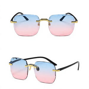 Lunettes de soleil multicolores dégradées sans monture, coupe carrée, tendance unisexe, lunettes de soleil pour femmes - Product Image 1