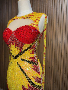 Vestido de seda sin mangas con silueta de sirena para mujer, con pedrería premium, para eventos formales, a precio económico. - Product Image 2