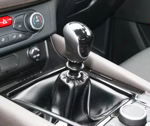 ZX AUTO Lord Turbo SUV Pickup Guida a Destra 2.4L 211CV Benzina Cambio Automatico Interni Scuri Sedile Conducente Usato/Nuovo Cina - Product Image 6